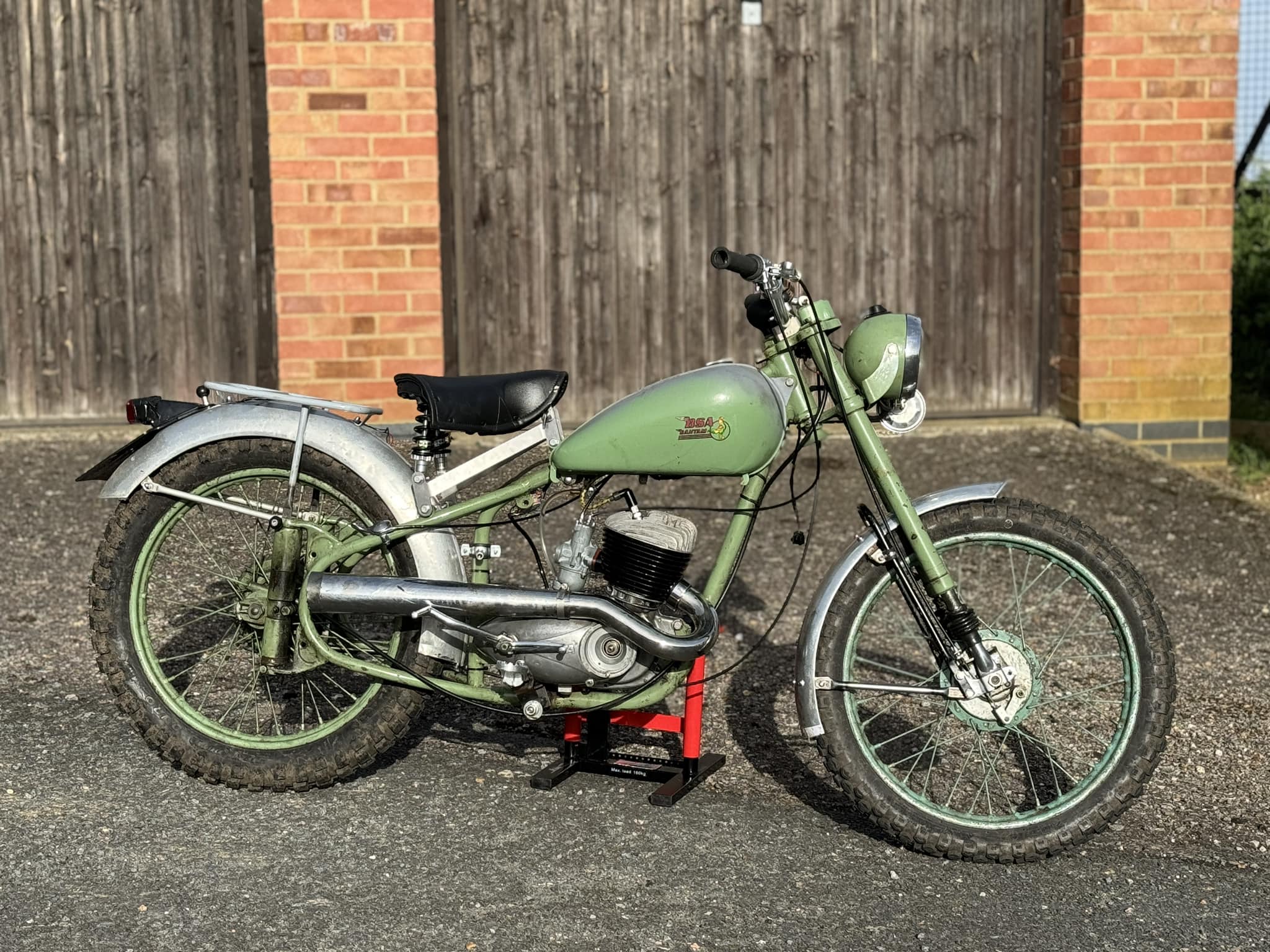 seat on the D14 trial bike